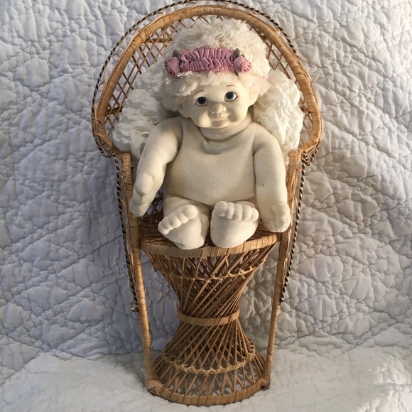 Vintage Look Wicker Rattan Miniature Peacock Chair - Picture 8 of 12